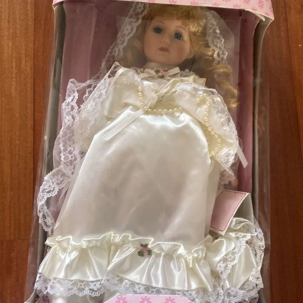 Collectible Memories Exclusive Porcelain Bride Doll - 16” EUC wOriginal Box